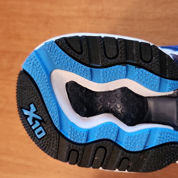 NWOT, Mizuno X10, ladies running shoes, size US 6 - Picture 5 of 12